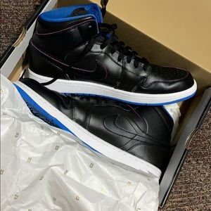 Air Jordan 1 Mid size 13